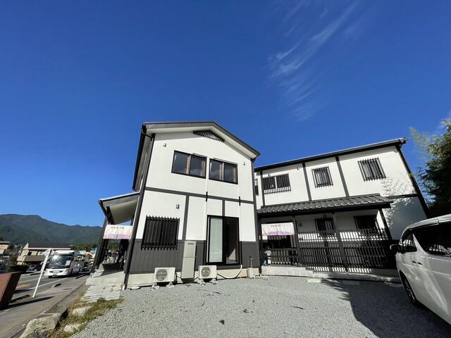外観・駐車場